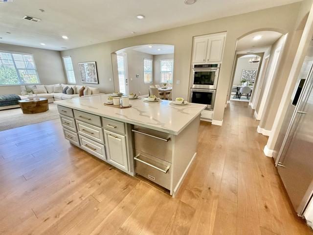 5825 Dresslar Cir, Livermore CA: https://media.crmls.org/mediaz/0f3a0ffe-187d-4c2f-bc8a-4d61daeb3c17.jpg