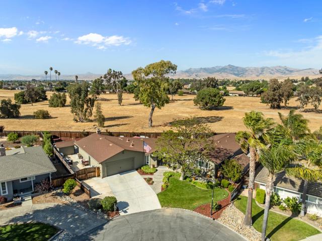 60 Dots Circle, Hollister CA: https://media.crmls.org/mediaz/0f3a293e-aa82-4fbf-bdf2-dc4eb1a64027.jpg