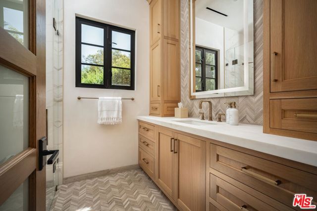 2775 Sycamore Canyon Road, Santa Barbara CA: https://media.crmls.org/mediaz/0f3a4893-f374-4f88-a2fd-f031e9470d11.jpg