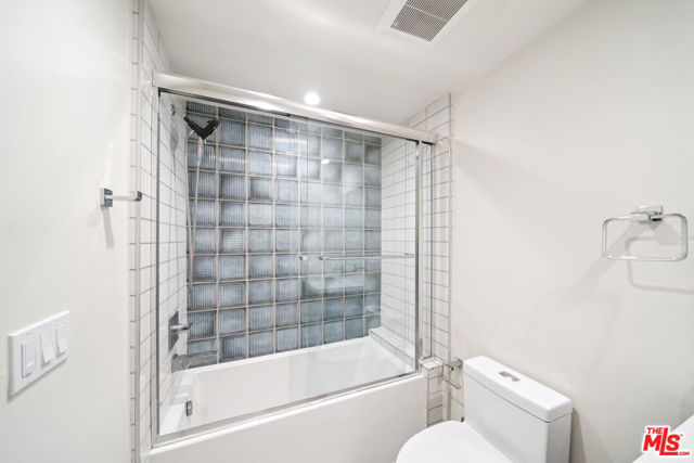 1226 S Bedford Street, Los Angeles CA: https://media.crmls.org/mediaz/0f3a4e68-0f1a-4919-a0a9-2cf44a8701e5.jpg