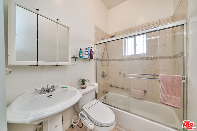 1224 Dewey Avenue, Los Angeles CA: https://media.crmls.org/mediaz/0f3a6b18-9a8f-40ca-b6ed-d16600caf695.jpg