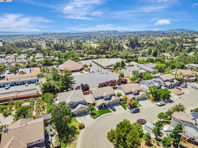 4069 Pergola CT, Castro Valley CA: https://media.crmls.org/mediaz/0f3b229d-ae03-43d5-9280-beee289a723e.jpg