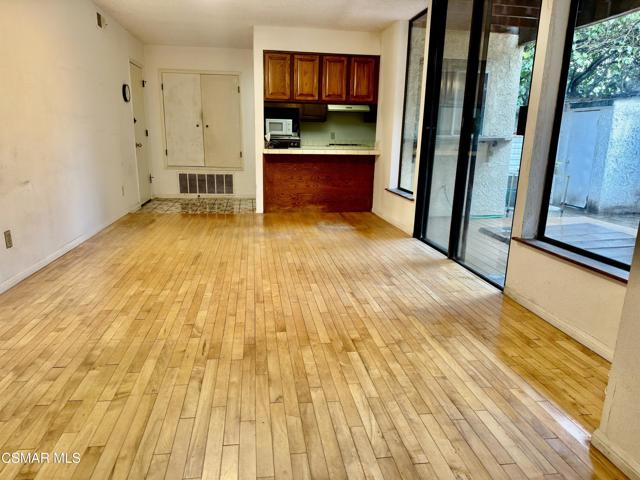 11916 Idaho Avenue, Los Angeles CA: https://media.crmls.org/mediaz/0f3b60a8-558f-4082-a3da-3ff75ba0c636.jpg