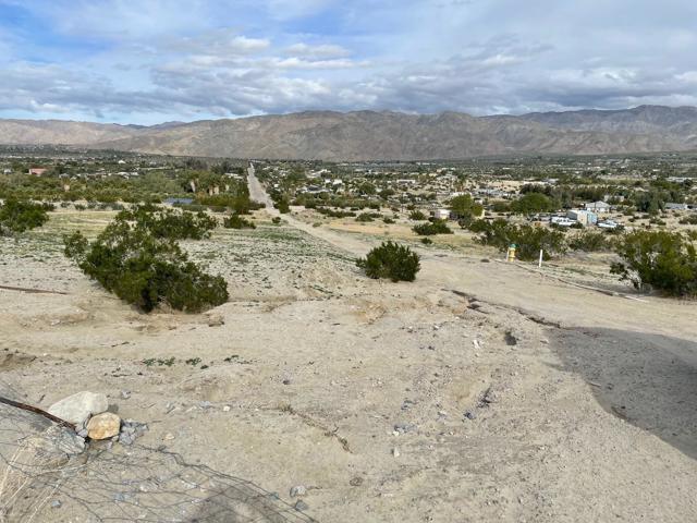 23551 Henry Road, Sky Valley CA: https://media.crmls.org/mediaz/0f3c4506-ac26-4436-8702-2b0e53de37fd.jpg