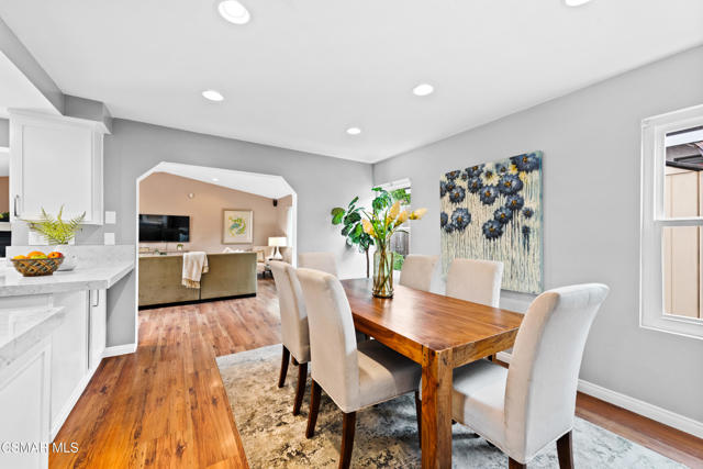 719 Westfield Court, Ventura CA: https://media.crmls.org/mediaz/0f3c4b19-659d-42b7-a522-b0321fceb7b2.jpg