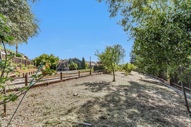 3187 High Meadow Lane, San Jose CA: https://media.crmls.org/mediaz/0f3ca92c-d15c-4d62-b29e-30fba512eac6.jpg
