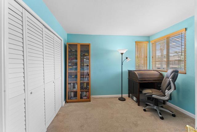 729 Mosaic Cir, Oceanside CA: https://media.crmls.org/mediaz/0f3ce778-ea12-498b-a449-0fe03dd523e9.jpg