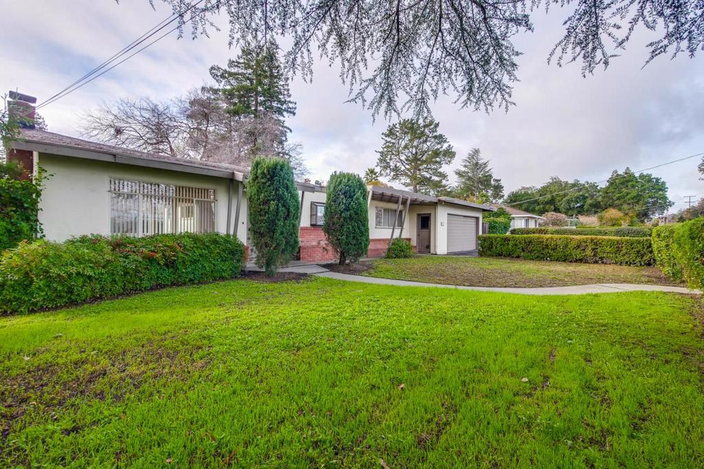 200 Almond Avenue, Los Altos, CA 94022