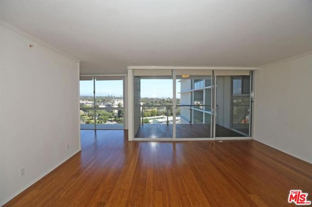 201 Ocean Avenue, Santa Monica CA: https://media.crmls.org/mediaz/0f3d597f-ba02-4407-8927-1c90f0d10b59.jpg