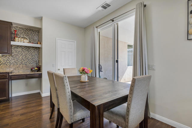 Image 9 of 49 For 37897 Chesterfield Street