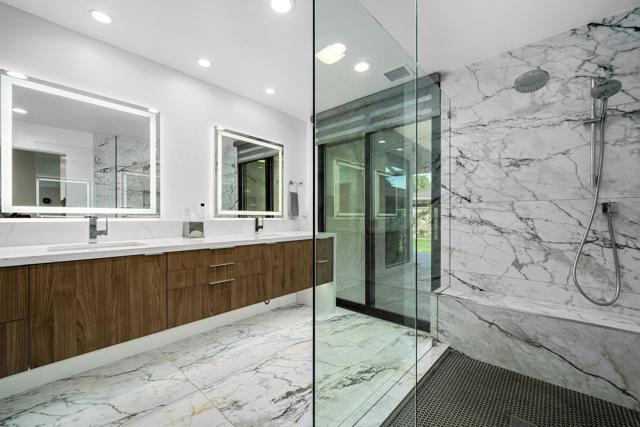 1 Cornell Drive, Rancho Mirage CA: https://media.crmls.org/mediaz/0f3e0984-b7a8-4f11-85b3-dfc5aae903c8.jpg