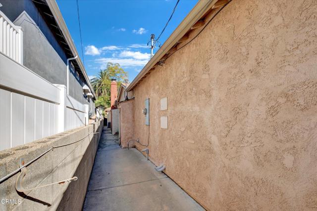 Detail Gallery Image 39 of 49 For 3942 Los Olivos Ln, Glendale,  CA 91214 - 3 Beds | 2 Baths