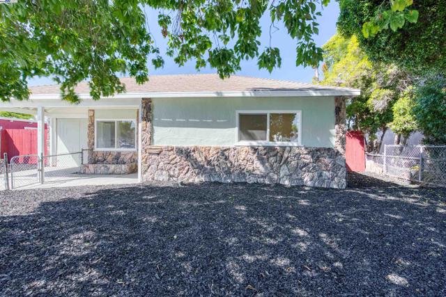 1339 lettia rd, San Pablo CA: https://media.crmls.org/mediaz/0f3f3595-3aba-403e-a441-415b192a4525.jpg