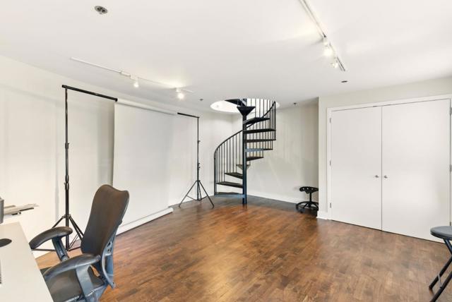 1000 Pennsylvania Avenue, San Francisco CA: https://media.crmls.org/mediaz/0f3f8ba8-a6ad-43f1-9192-8ae8d2013e90.jpg
