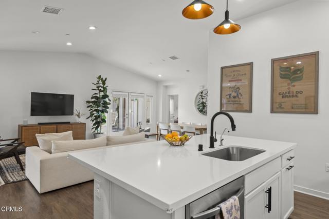 Detail Gallery Image 16 of 34 For 303 N F St #201,  Oxnard,  CA 93030 - 3 Beds | 2 Baths