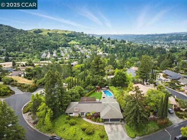 314 Draeger Dr, Moraga CA: https://media.crmls.org/mediaz/0f3ff3d6-ecbd-4e38-8f92-363d2ab7581c.jpg