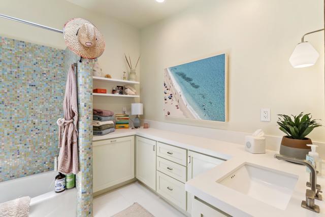 Detail Gallery Image 19 of 31 For 1370 Neptune Ave, Encinitas,  CA 92024 - 4 Beds | 4/1 Baths