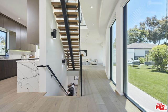 4338 Huntley Avenue, Culver City CA: https://media.crmls.org/mediaz/0f405c27-926f-46c8-a7ac-424bf465fd68.jpg