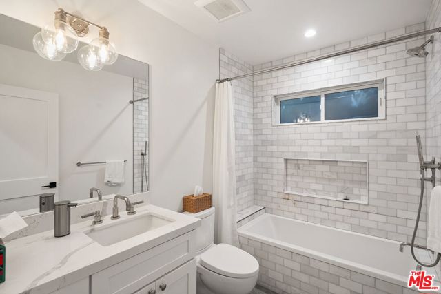 1839 Preuss Road, Los Angeles CA: https://media.crmls.org/mediaz/0f407a6f-cb07-46d7-b856-22ec6681d965.jpg
