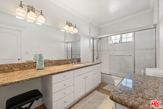 1513 S Victoria Avenue, Los Angeles CA: https://media.crmls.org/mediaz/0f40bbe5-cc32-4f06-ba5a-a6b99d53cfda.jpg