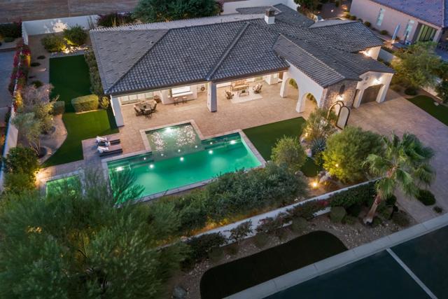 81350 Merv Griffin Way, La Quinta CA: https://media.crmls.org/mediaz/0f41b049-119c-427a-9838-afb8981ea4df.jpg