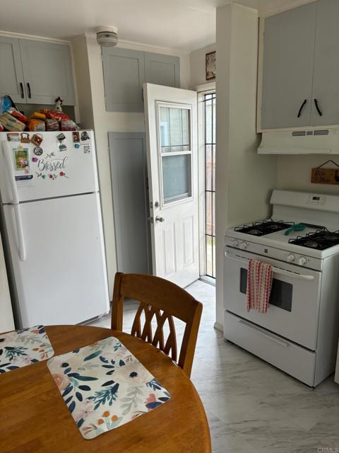 2458 Central Avenue, Spring Valley, California 91977, ,Residential Income,For Sale,Central Avenue,PTP2404193