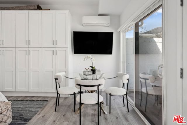 149 S Wetherly Drive, Beverly Hills CA: https://media.crmls.org/mediaz/0f42d205-fd86-4fc1-995e-44bef36f5c03.jpg