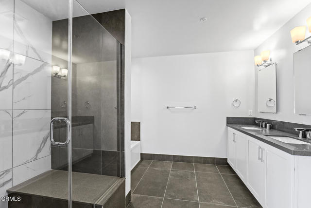 2000 Lake Avenue, Altadena CA: https://media.crmls.org/mediaz/0f432396-f4dd-4fd6-9629-ac5d00ea9275.jpg