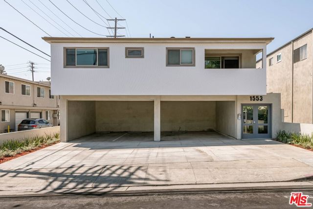 1553 S Saltair Avenue, Los Angeles CA: https://media.crmls.org/mediaz/0f43710e-e97a-4fa9-913b-c04796828f0d.jpg