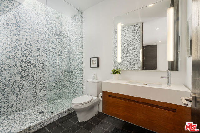 128 S Almont Drive, Los Angeles CA: https://media.crmls.org/mediaz/0f4374a3-ef3a-4d65-85a5-3a18ddcdfad5.jpg