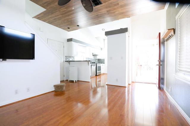 14685 Oka, Los Gatos CA: https://media.crmls.org/mediaz/0f43c1ef-9492-456c-aadd-b15ca46b4fe3.jpg