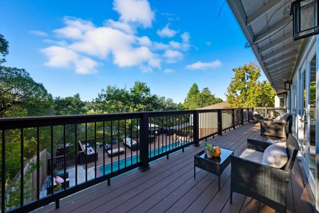 3654 Altamont Way, Redwood City CA: https://media.crmls.org/mediaz/0f44e956-4ec6-4786-ba4f-6d833ffaae85.jpg