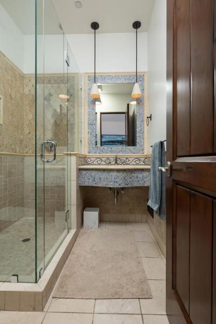 1036 Los Trancos Road, Portola Valley CA: https://media.crmls.org/mediaz/0f454f55-2719-499a-9a61-ad1cd28a92ca.jpg