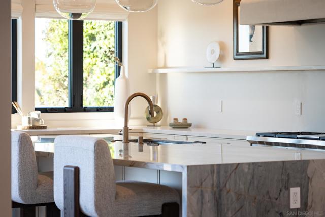 2365 Via Siena, La Jolla CA: https://media.crmls.org/mediaz/0f46b2a7-dc36-49b9-8c04-966aa811c338.jpg
