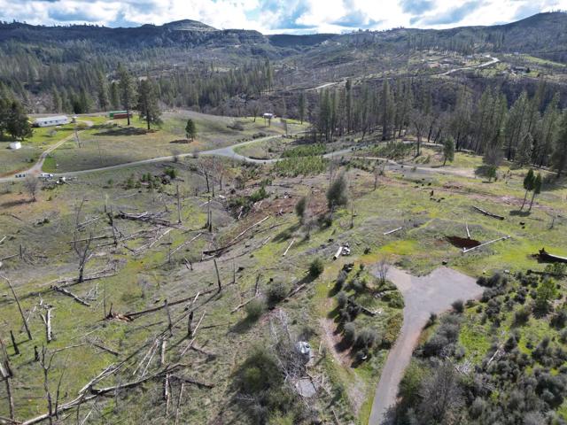 Image 17 of 24 For 5135 Old Emigrant Trail West