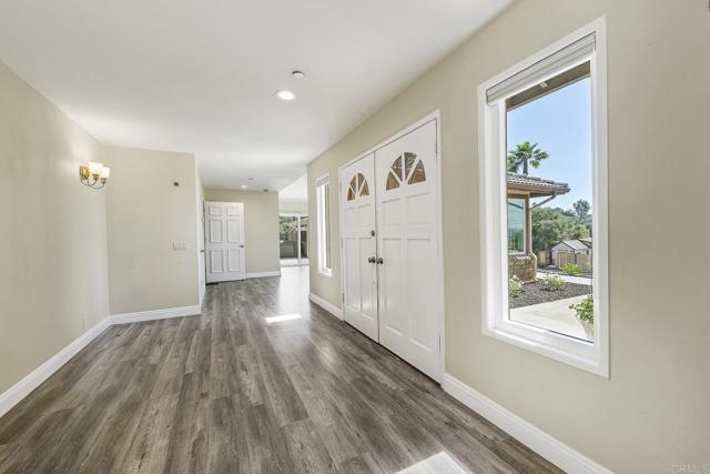 929 Chumash Trail, Vista CA: https://media.crmls.org/mediaz/0f4769fd-2c22-4736-9973-8e7942d4dcff.jpg