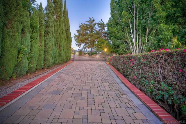 2848 Sunset Hills, Escondido CA: https://media.crmls.org/mediaz/0f478502-c3dc-4eed-8048-2924732ae708.jpg