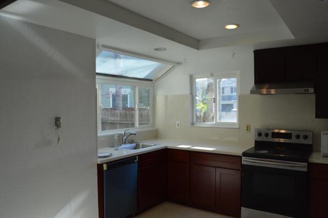 161 Edgewater Place, Pittsburg CA: https://media.crmls.org/mediaz/0f47b3dc-b718-48e1-b9ae-5948e6962056.jpg