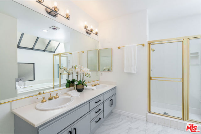 11636 Montana Avenue, Los Angeles CA: https://media.crmls.org/mediaz/0f487e12-73aa-4061-94c4-9772ee3a1fd1.jpg