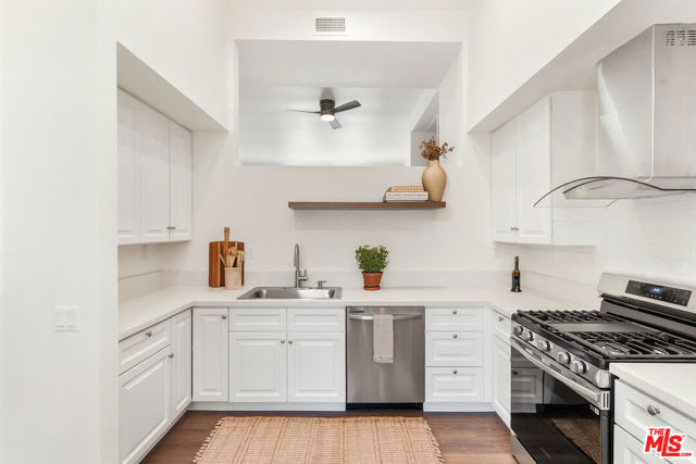 14500 Van Nuys Boulevard, 33 photo 5