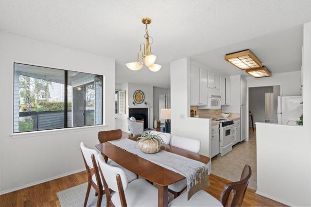 62 Eddystone Court, Redwood City CA: https://media.crmls.org/mediaz/0f48cbc6-3fd5-4082-92a6-63553d0ebcc4.jpg