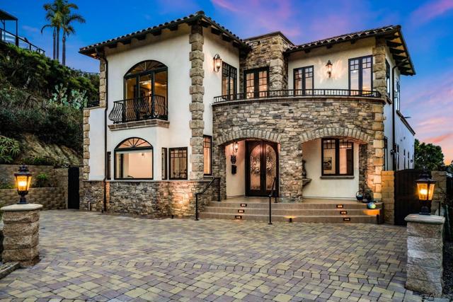 1045 Van Nuys St., San Diego CA: https://media.crmls.org/mediaz/0f4941ac-1a95-4e0c-b477-a16e6f3faa14.jpg