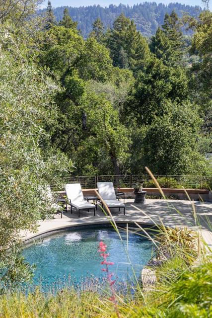 22 Grove Drive, Portola Valley CA: https://media.crmls.org/mediaz/0f49461b-664c-480c-8d22-baf9751a2954.jpg