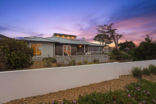 1004 W Cliff Drive, Santa Cruz CA: https://media.crmls.org/mediaz/0f4a2f4f-5ed9-4abf-bcba-b008eaad8946.jpg