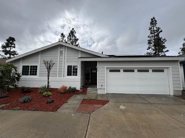 Detail Gallery Image 2 of 29 For 2038 Waterbury Dr, Chula Vista,  CA 91913 - 3 Beds | 2 Baths