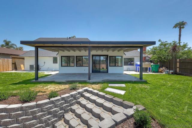 6630 Park Ridge Blvd, San Diego CA: https://media.crmls.org/mediaz/0f4aa593-5bd8-40fd-81a2-1732cd4a9abd.jpg