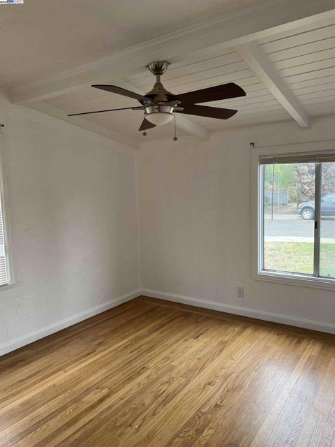 2140 W Avenue 134Th, San Leandro CA: https://media.crmls.org/mediaz/0f4b2283-52c3-48c2-81f9-7c051a666dd3.jpg