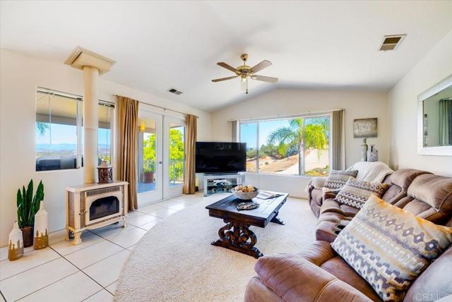 Detail Gallery Image 17 of 38 For 16996 Archie Moore Ring, Ramona,  CA 92065 - 4 Beds | 2/1 Baths