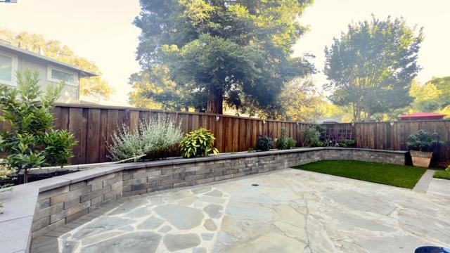 127 Enchanted Way, San Ramon CA: https://media.crmls.org/mediaz/0f4b29d8-5f83-4b7e-87e4-1712a74a6dc3.jpg