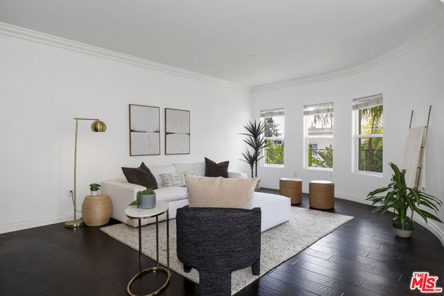 1862 S Bentley Avenue, Los Angeles CA: https://media.crmls.org/mediaz/0f4b3a0b-7ec1-403f-94b5-d75ae48e8f77.jpg